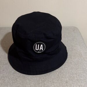 Under Armour Dark Bucket Hat with Logo